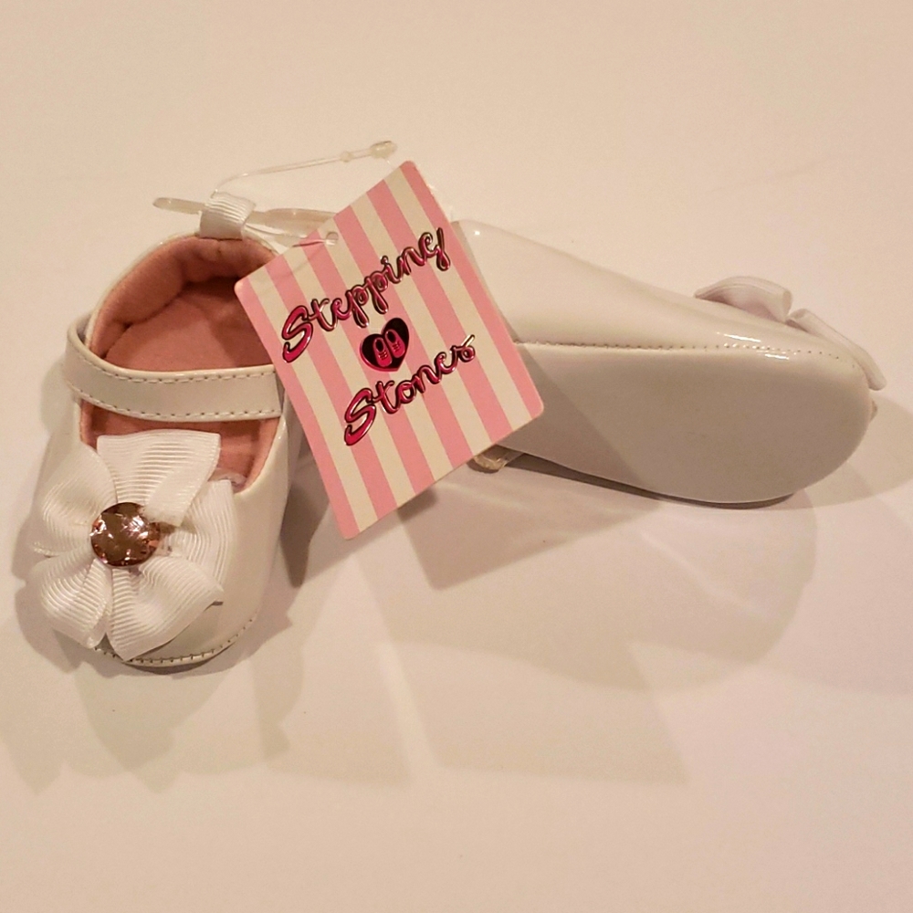 baby girl dress shoes (3-6 m) size 2